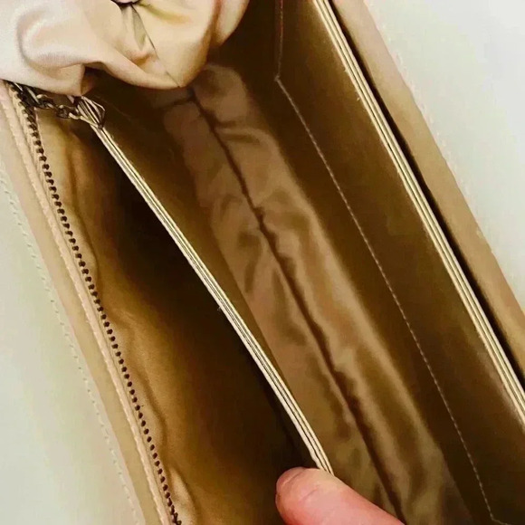 🌟Host Pick 🌟 Vintage 1950s  Floral Needlepoint Handbag - Picture 7 of 8